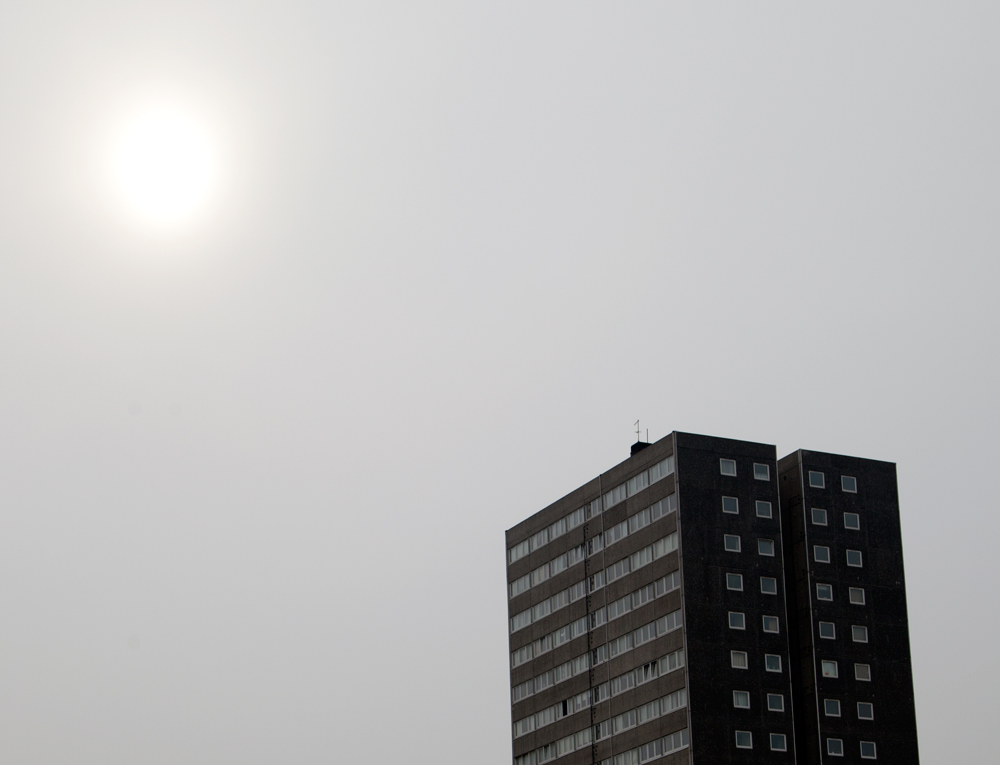 Blazing English sun over Gambier House